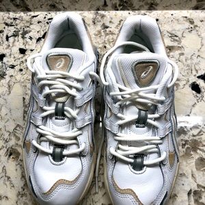 ASICS gel, duo max court shoes, size 8.5.